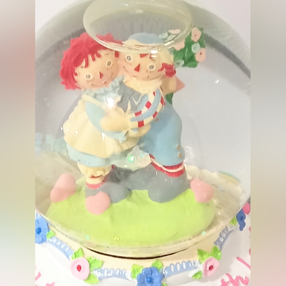 Raggedy Ann and Andy Snow Globe Glitter Globe Fill the World With Love 2006 - Picture 6 of 7